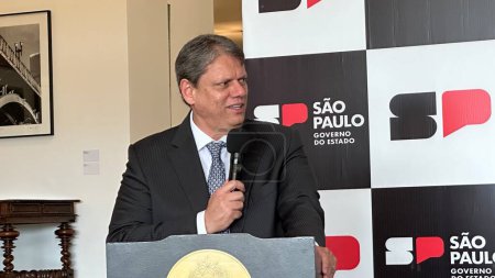Foto de Sao Paulo (SP), Brasil 23 / 05 / 2024 - El gobernador Tarcisio de Freitas anuncia, este jueves (23), en el Palacio dos Bandeirantes, nuevas acciones en el Plan de Seguridad Vial de Sao Paulo - Imagen libre de derechos