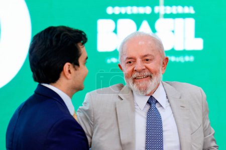 Foto de Brasilia (DF), Brasil 22 / 05 / 2024 Presidente de la República de Brasil Luis Inácio Lula da Silva, durante la ceremonia de sanción del Proyecto de Ley No. 1026 / 2024; que modifica la Ley No. 14.148 / 2021; establecer tipos reducidos en el ámbito de los acontecimientos - Imagen libre de derechos