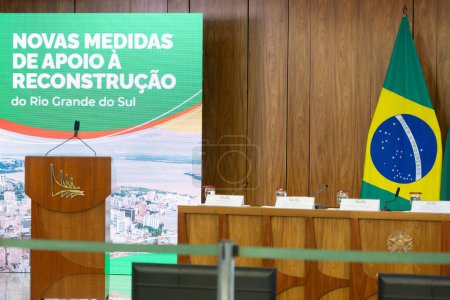 Foto de Presidente Lula durante una conferencia de prensa para anunciar nuevas medidas para apoyar a la población y la reconstrucción de Rio Grande do Sul. - Imagen libre de derechos