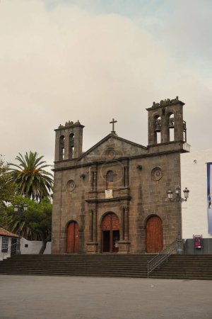 Foto de Santuario de Cristo de los Dolores en Tacoronte (Tenerife, Islas Canarias). Este templo del siglo XVII alberga la venerada imagen del Cristo de Tacoronte. - Imagen libre de derechos