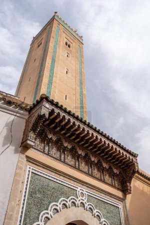 Foto de Minarete de la mezquita olf R 'Cif en la medina de Fez, Marruecos - Imagen libre de derechos