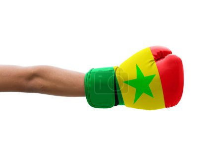 Téléchargez les photos : Drapeau 3D du Sénégal sur un gants de boxe. - en image libre de droit