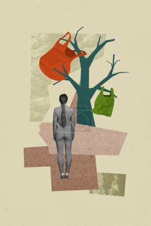 Vertikale Collage Poster junge stehende Frau rückwärts Umweltverschmutzung Naturkatastrophe Dürre toter Baum hängende Handtaschen.