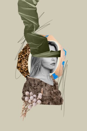 Retrato de collage creativo de cara femenina oculta basura moribunda anónima contaminación plástica no orgánica aislada sobre fondo de color gris.