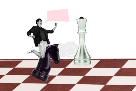 Composite Foto Collage von jungen Mann Ritter Pferd Schachwettbewerb bewegen Sieg schreien Text Box Königin isoliert auf gemaltem Hintergrund.