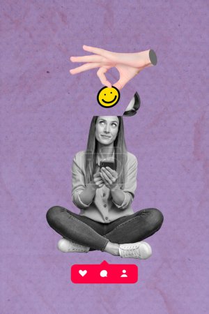 Collage vertical assis jeune femme tête ouverte caricature cerveau emoticon bras 3D mis à l'intérieur téléphone blogging médias sociaux comme commentaire.