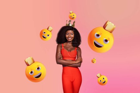 Photo collage image assez joyeux jeune femme souriante couronne dorée coiffure royale emoticon emoji fond de dessin.