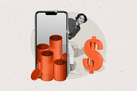 Collage créatif image jeune fille jeter un coup d'oeil derrière l'écran du smartphone riche argent Bitcoin dollar crypto-monnaie profit trader revenus.