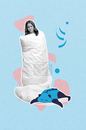 Vertikale Bildcollage von aufgebrachten kleinen Mädchen Decke Alptraum Spielzeug Schlaflosigkeit Bettwäsche wach Schlaf isoliert auf buntem Hintergrund.