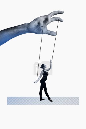 imagen vertical collage joven chica deportiva gimnasta bailarina bailarina humano brazo dedos tirar hilos manipulación títere autoridad control.