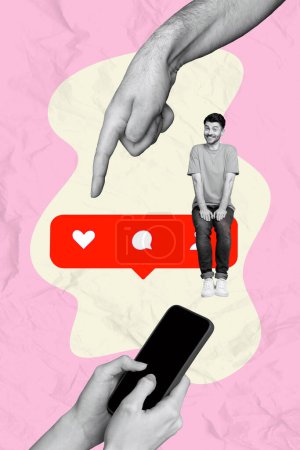 Collage photo verticale assis homme bloguant panneau de notification comme commentaire utilisateur smartphone communication virtuelle médias sociaux.