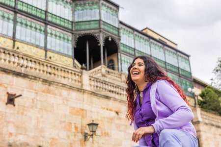 Téléchargez les photos : Espagne Architecture castille et léon art historique nouvelle façade. Lifestyle personnes amicales en plein air dans la province de Salamanque - en image libre de droit