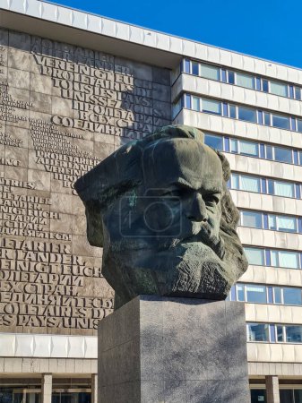 Photo for Chemnitz, Germany 11-12-2022. Karl Marx Monument. Statue of german philosopher Karl Marx in Saxony. German revolutionary socialist. Radical political theorist. Nischel, designed by Lev Kerbel - Royalty Free Image