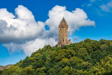 Foto de William Wallace Monument Tower que se encuentra en Stirling Hill, Escocia - Imagen libre de derechos