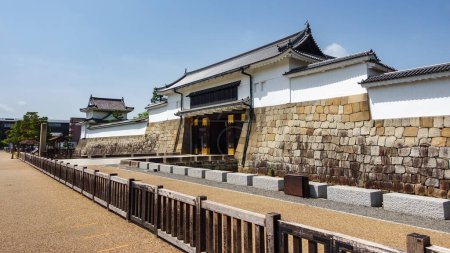 Entrée du magnifique et ancien château de Nijo à Kyoto