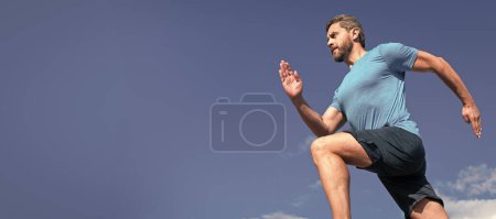 Foto de Man running and jumping, banner with copy space. sport athlete run fast to win. man workout activity. fitness guy wear sportswear - Imagen libre de derechos