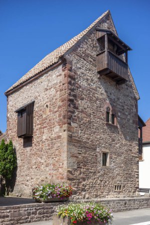Téléchargez les photos : Maison romane historique à Rosheim. Département du Bas-Rhin en région Alsace - en image libre de droit