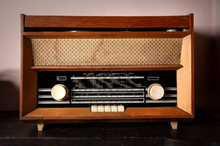 Foto de Radio de estilo vintage antiguo - Imagen libre de derechos