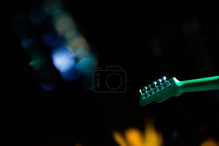 Téléchargez les photos : Lumières de concert sur fond sombre - en image libre de droit