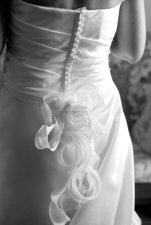 Téléchargez les photos : Vue arrière de la mariée en robe de mariée - en image libre de droit