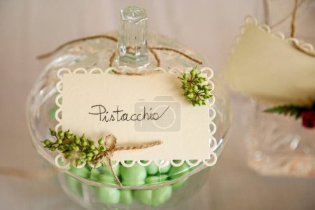 Foto de Primer plano de almendras azucaradas, postre de boda - Imagen libre de derechos