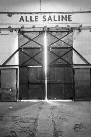Foto de Interior de la antigua fábrica, edificio industrial - Imagen libre de derechos