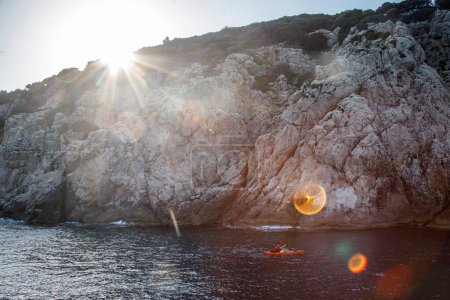 Foto de Puesta de sol en la costa del mar. - Imagen libre de derechos