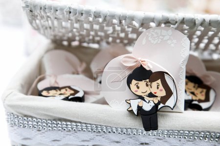 Téléchargez les photos : Vue rapprochée de la belle et festive décoration de mariage - en image libre de droit