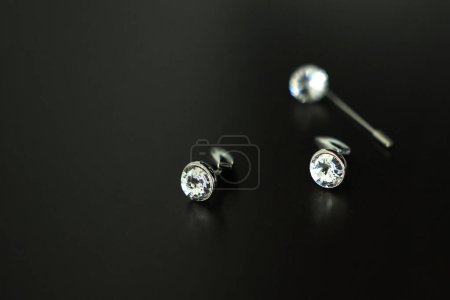 Foto de Gemelos de diamante sobre fondo negro - Imagen libre de derechos