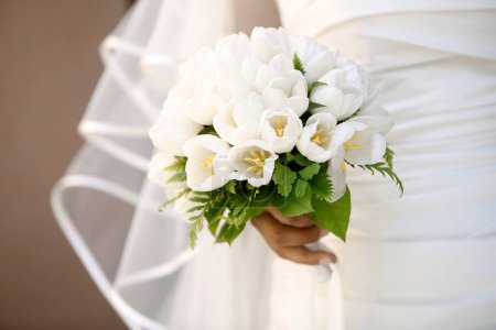 Téléchargez les photos : Bouquet de mariage dans les mains
. - en image libre de droit