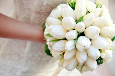 Téléchargez les photos : Bouquet de mariage de tulipes blanches et jaunes - en image libre de droit