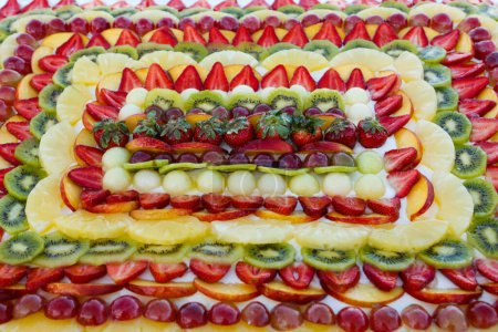 Téléchargez les photos : Salade de fruits et fruits aux fruits frais - en image libre de droit