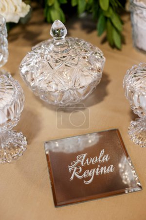 Foto de Recepción de la boda, mesa con flores - Imagen libre de derechos