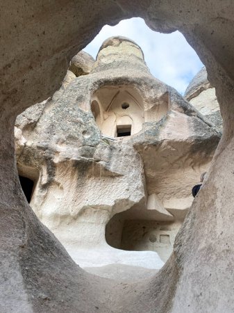 Téléchargez les photos : Vue sur les formations rocheuses et la cappadoce, dinde - en image libre de droit