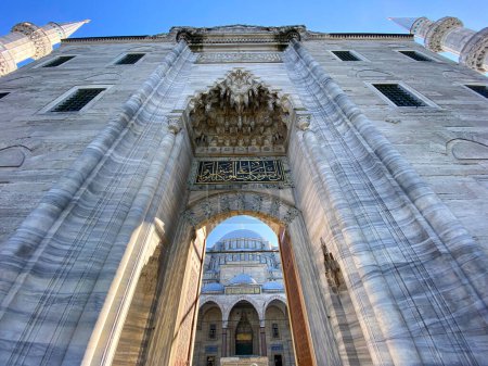 Téléchargez les photos : La belle vue sur la célèbre cathédrale d'Istanbul, dinde - en image libre de droit