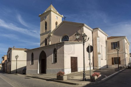 Téléchargez les photos : Extérieur de l'Eglise de San Pietro Apostolo - Giba (Sassari) - Sardaigne - en image libre de droit