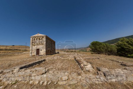 Foto de Iglesia románica de San Nicola di Trullas - Semestene (Sassari) - Cerdeña - Imagen libre de derechos