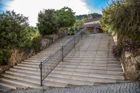 Foto de Escalera a la Iglesia de San Vito Martire, San vito - Cerdeña - Imagen libre de derechos