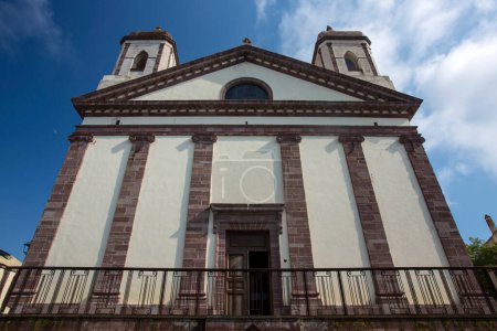Téléchargez les photos : Belle vieille église, Chiesa di san Giorgio, Tresnuraghes, Italie - en image libre de droit