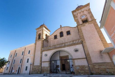 Téléchargez les photos : Église Santa Maria de la frontera, espagne - en image libre de droit