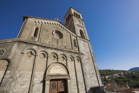 Foto de Hermosa arquitectura de iglesia Parrocchia San Michele Arcangelo Aritzo - Imagen libre de derechos