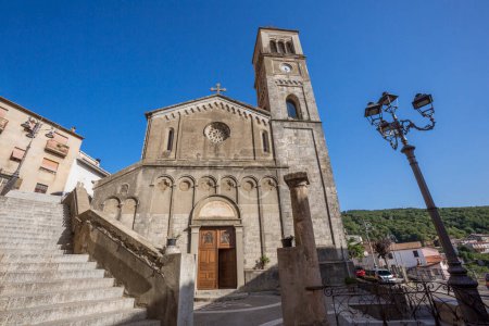 Foto de Hermosa arquitectura de iglesia Parrocchia San Michele Arcangelo Aritzo - Imagen libre de derechos
