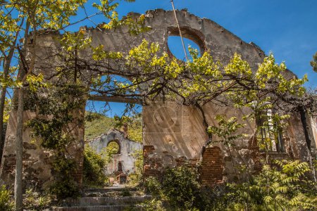 Téléchargez les photos : Ruines de la vieille église de San vito - Sardaigne - en image libre de droit