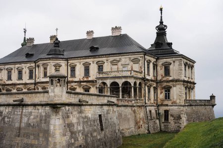 Téléchargez les photos : Vieux palais Château de Pidhirtsi, région de Lviv, Ukraine. - en image libre de droit