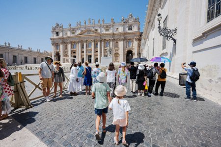 Téléchargez les photos : Vatican, 22 juillet 2022 : Place Saint-Pierre, Cité du Vatican, Rome, Italie. - en image libre de droit