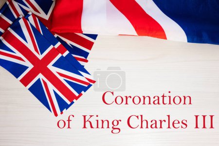 Téléchargez les photos : Couronnement du roi Charles III. Concept de vacances britanniques. Vacances en Royaume-Uni. Grande Bretagne drapeau arrière-plan. - en image libre de droit