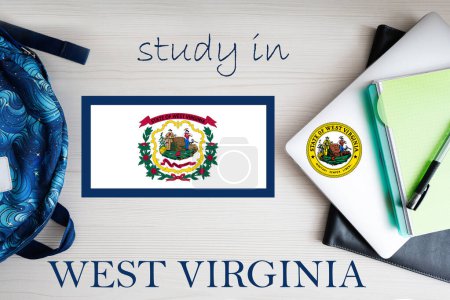 Téléchargez les photos : Étudier en Virginie Occidentale. Etats-Unis. Concept d'éducation américain. Apprendre l'Amérique concept. - en image libre de droit