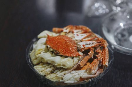 Téléchargez les photos : Viande de crabe cuit à la vapeur de crabe bleu en paquet . - en image libre de droit