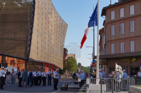 Foto de Toulouse, Francia - 8 de mayo de 2023: procesión al aire libre para celebrar el Día de la Victoria - Imagen libre de derechos
