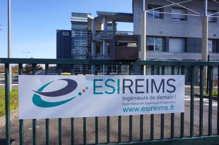 Téléchargez les photos : Reims, France - March 2021 - Building of Reims Higher School of Engineers (ESIReims), a teaching organization of Reims Champagne-Ardenne University initially specialized in packaging and conditioning - en image libre de droit